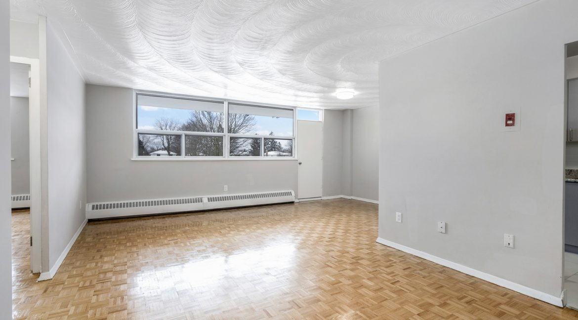 3875 Sheppard Ave East - Photo 7 of 26