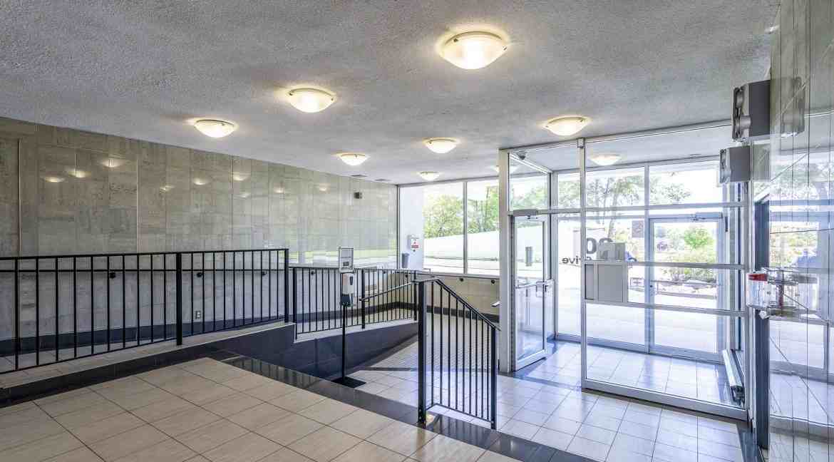 30 Gilder Dr - Photo 3 of 27