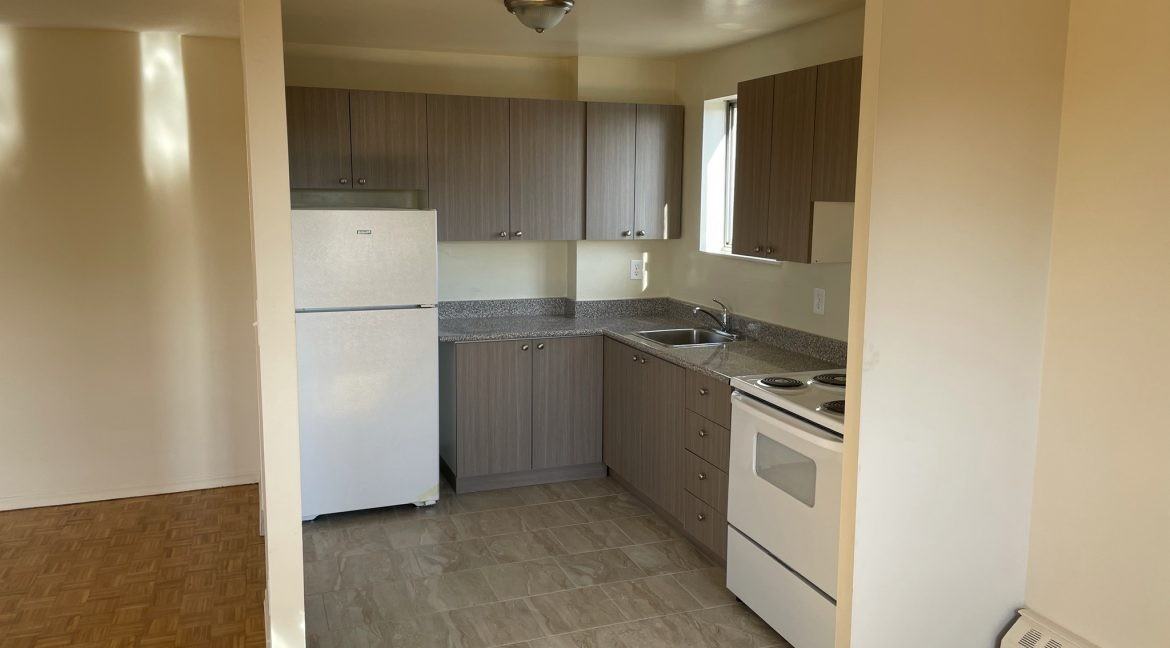 549 North Service Rd - Photo 7 of 10