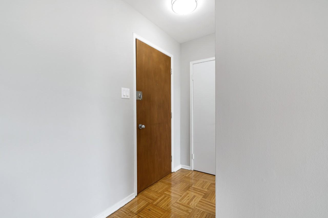 183 Berry Road - Photo 4 of 23