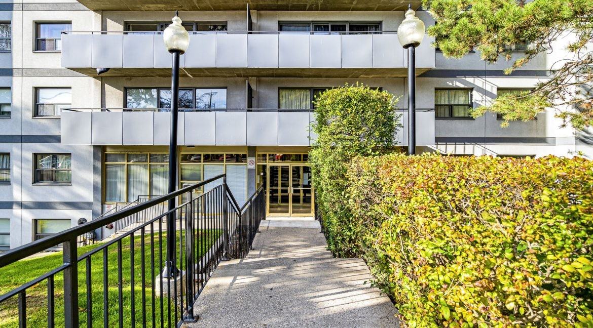 898 Jane Street - Photo 3 of 21