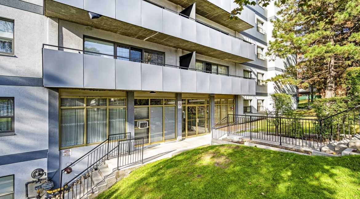 898 Jane Street - Photo 4 of 21