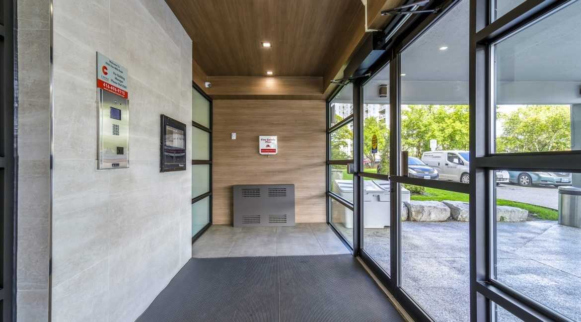 2960 Don Mills Rd - Photo 4 of 30