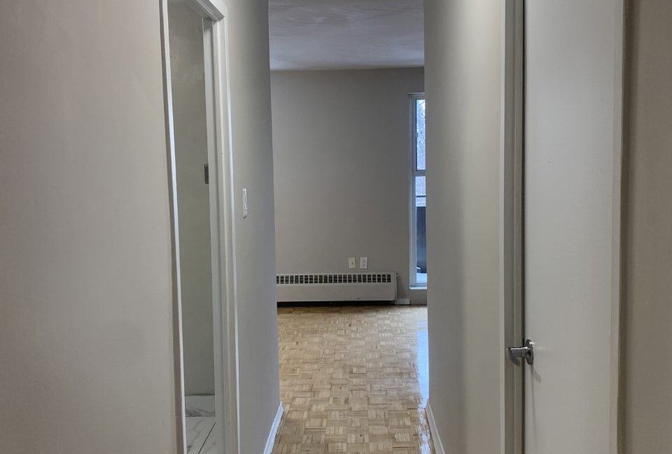 1030 Pearson Dr - Photo 4 of 17