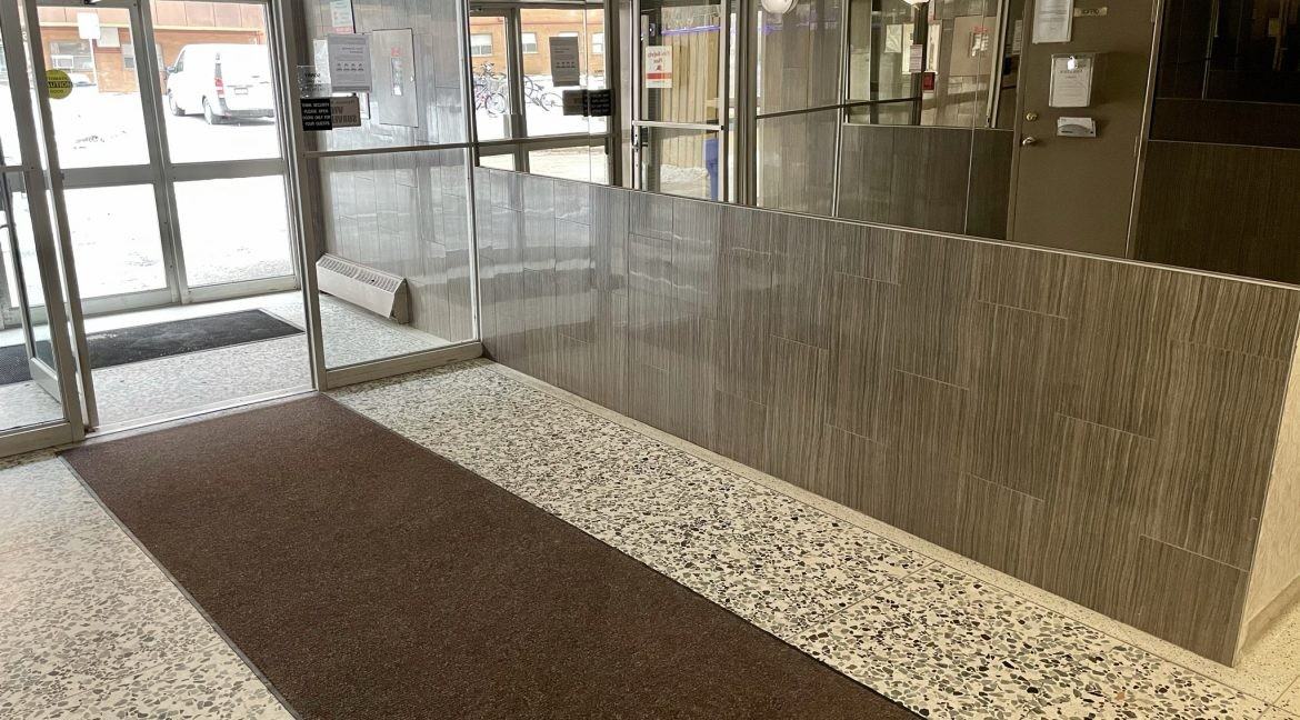 1051 Seneca Ave - Photo 6 of 32