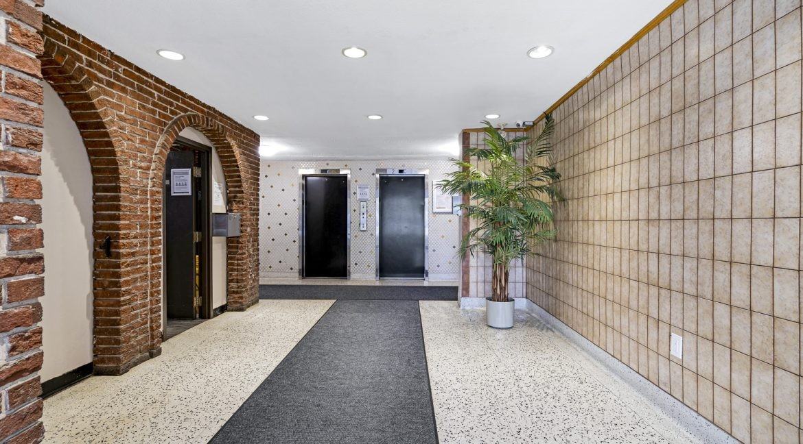 20 Paisley Blvd - Photo 5 of 30