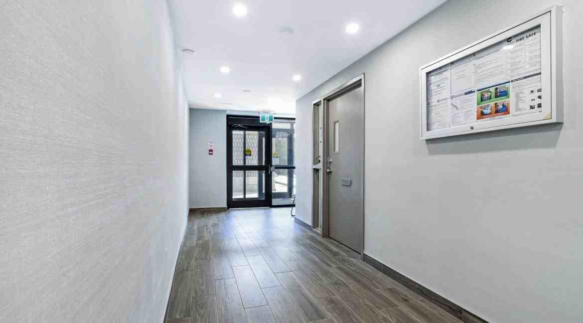 1219 Dundas St West - Photo 7 of 34