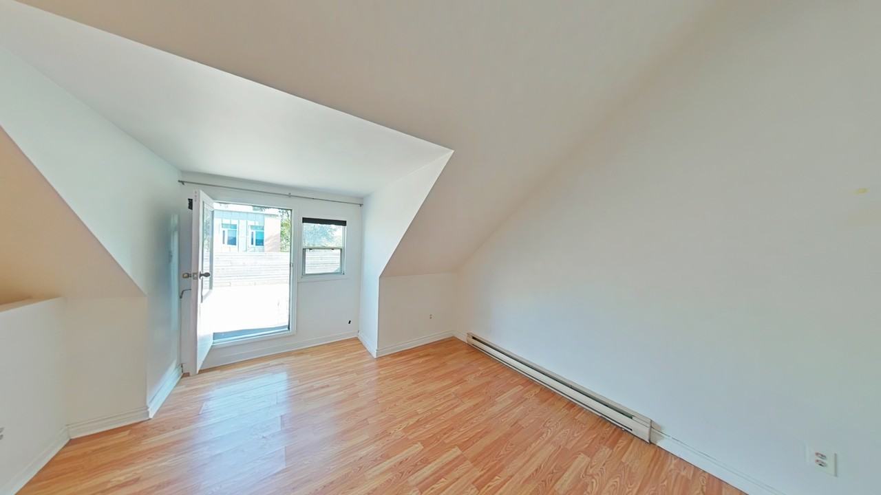 998 Queen Street East - Photo 6 of 8