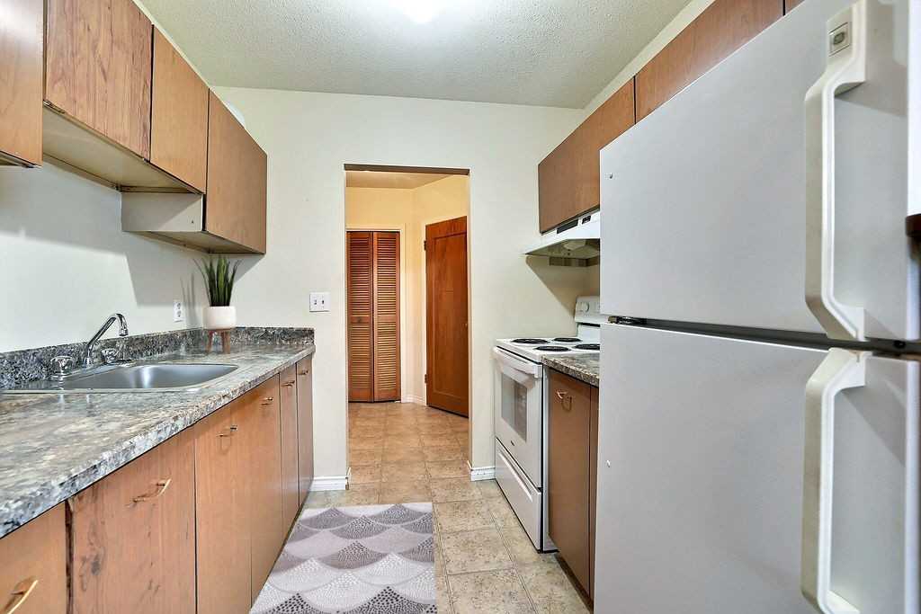 307 Broad St N - Photo 3 of 7