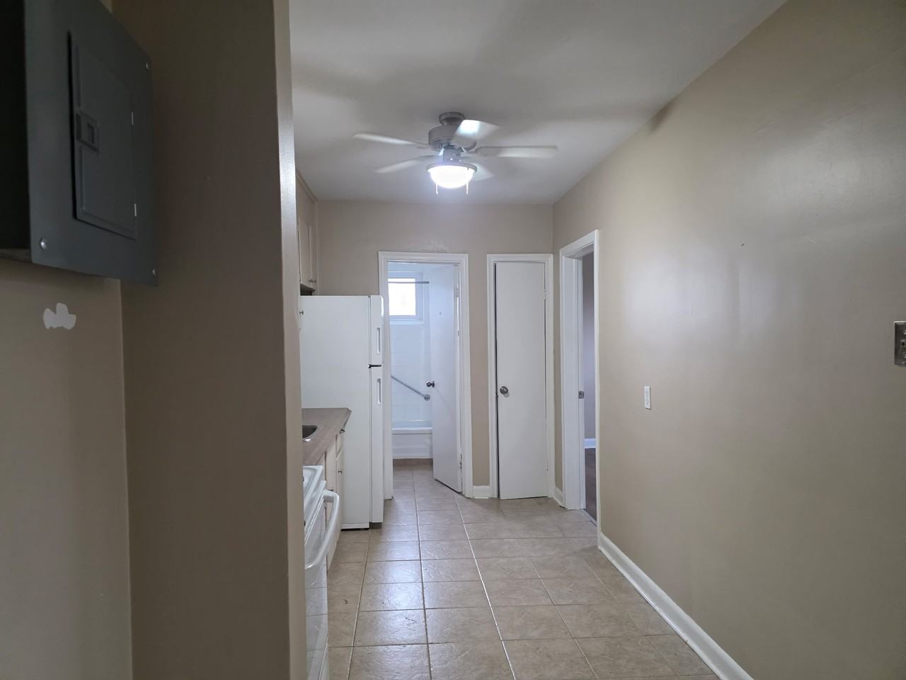 316 Peter St - Photo 3 of 6