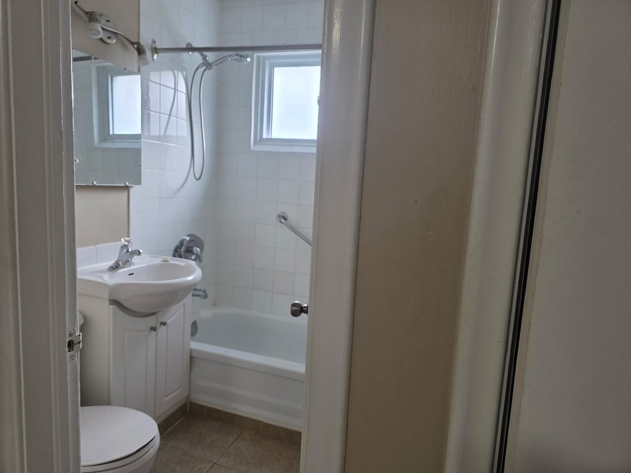 316 Peter St - Photo 6 of 6