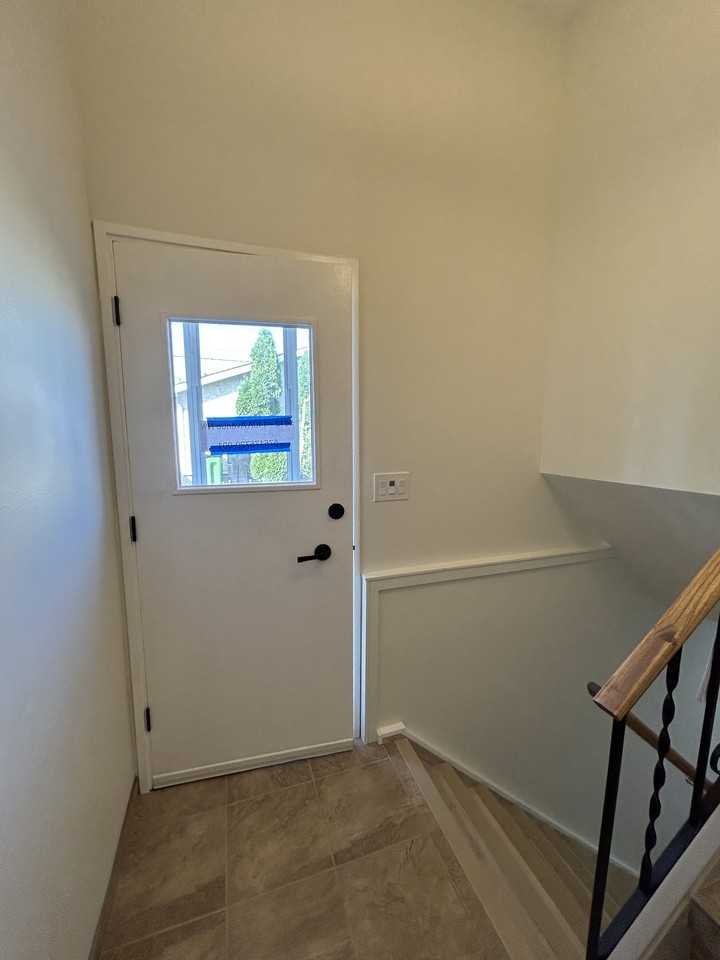 5612 140A Ave NW BSMT Edmonton, AB - Photo 3 of 29