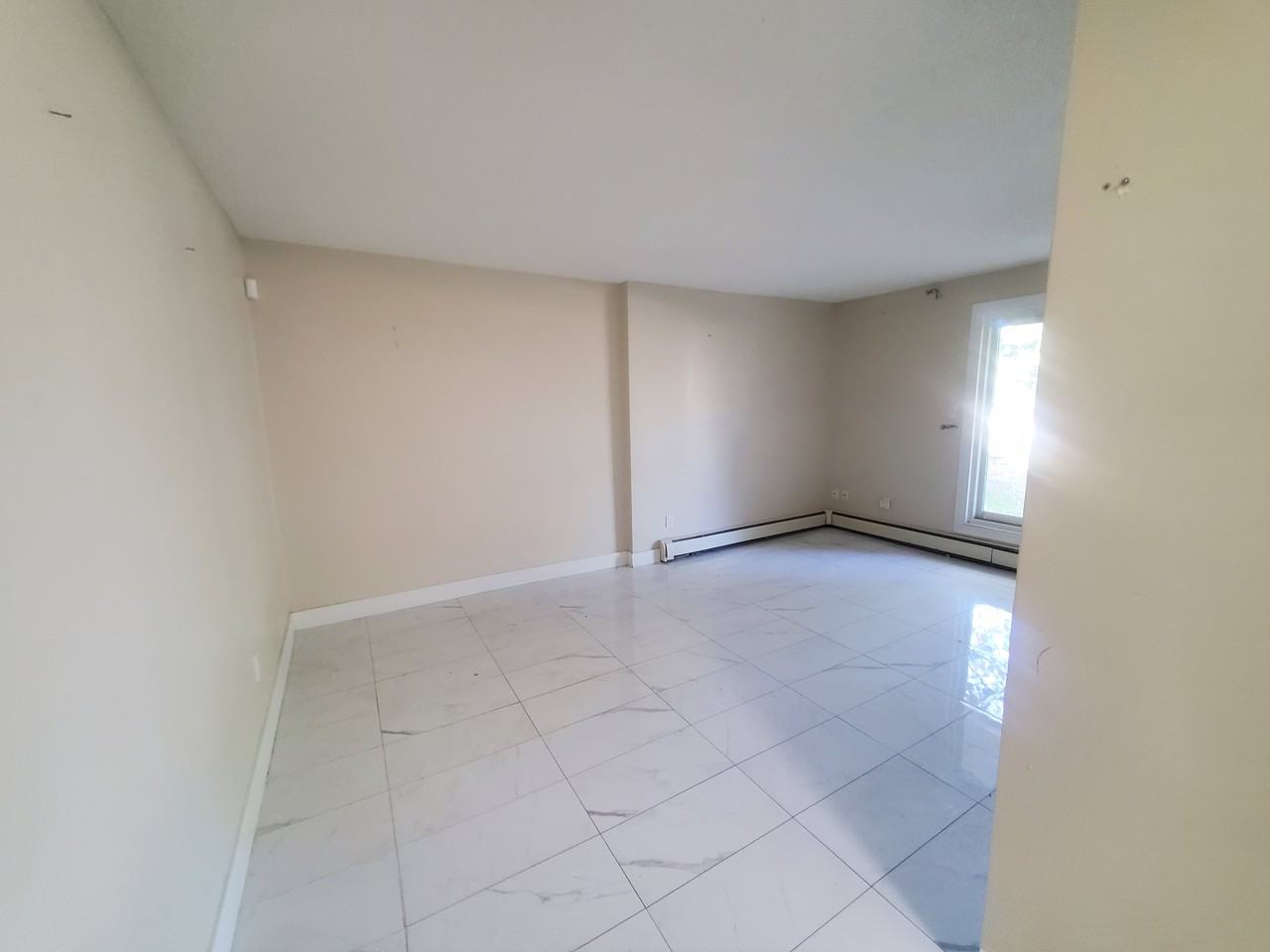 #8, 11255 31 Ave NW Edmonton, AB - Photo 3 of 20