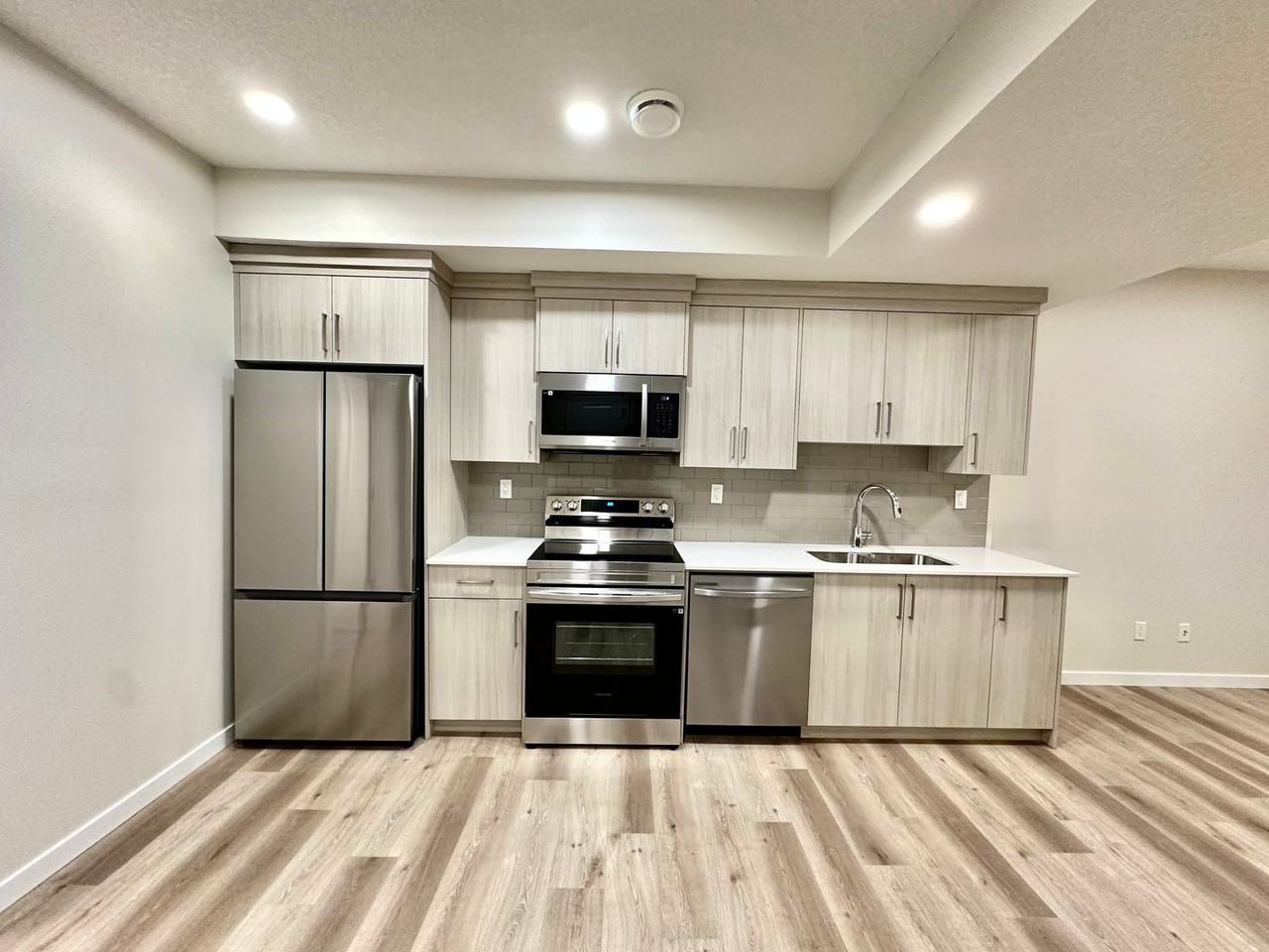 2207 Muckleplum Crescent SW - Photo 2 of 9