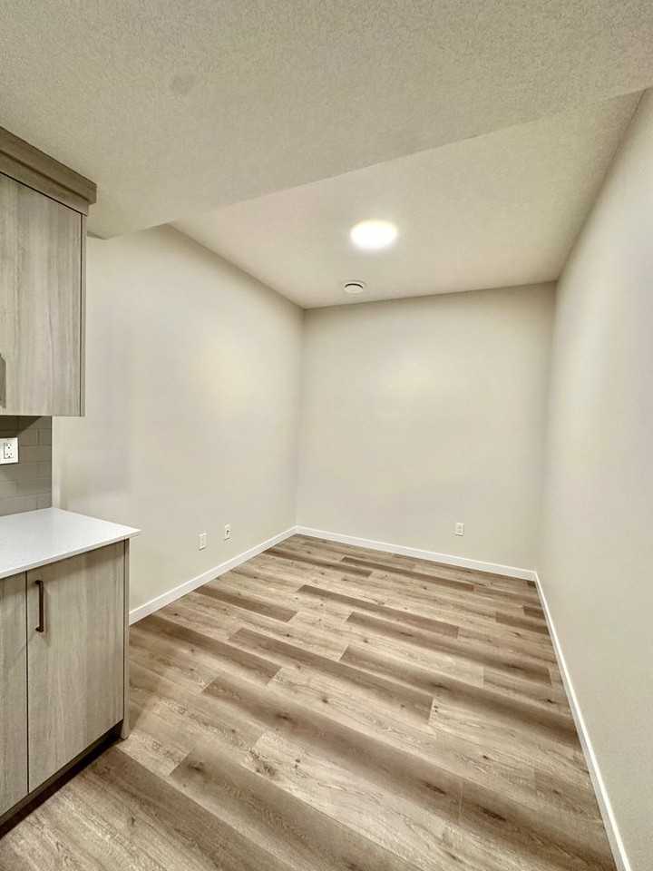 2207 Muckleplum Crescent SW - Photo 3 of 9