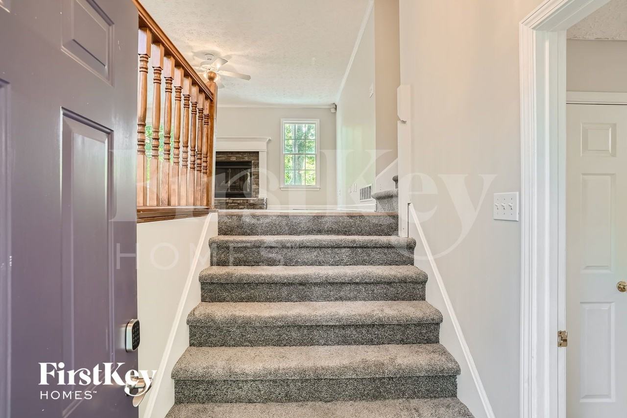 6215 Little Ridge Rd - Photo 4 of 28