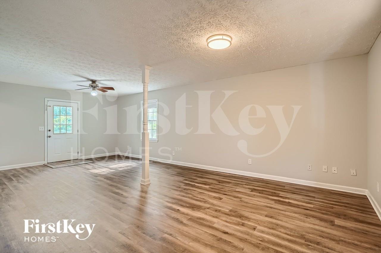 6215 Little Ridge Rd - Photo 5 of 28