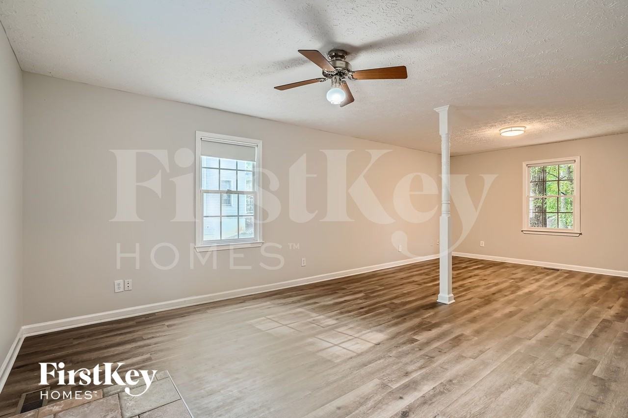 6215 Little Ridge Rd - Photo 6 of 28