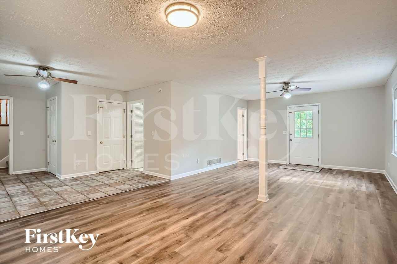 6215 Little Ridge Rd - Photo 7 of 28