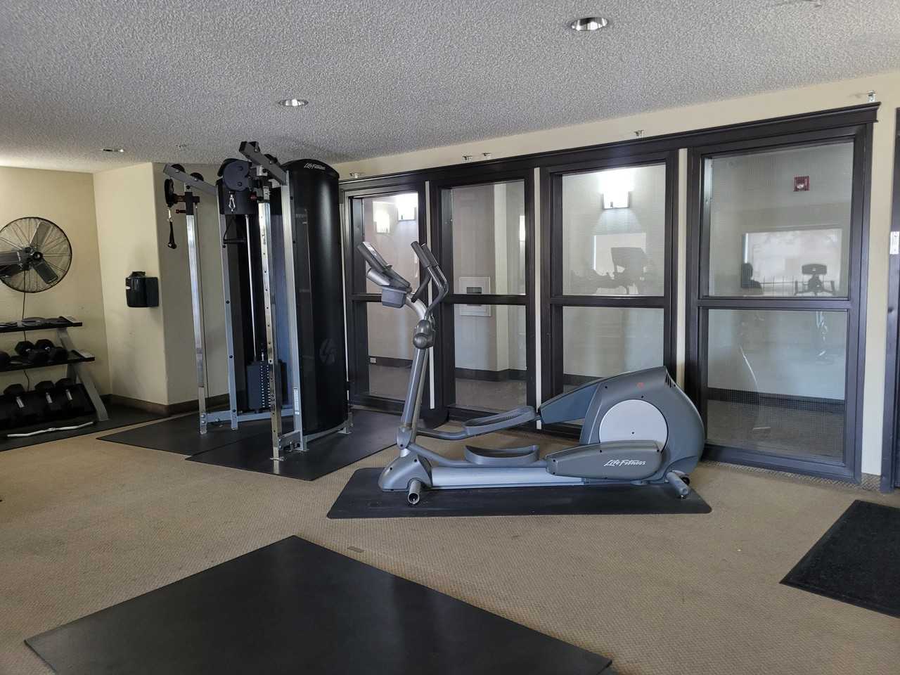 320 Clareview Station Drive - Photo 3 of 20