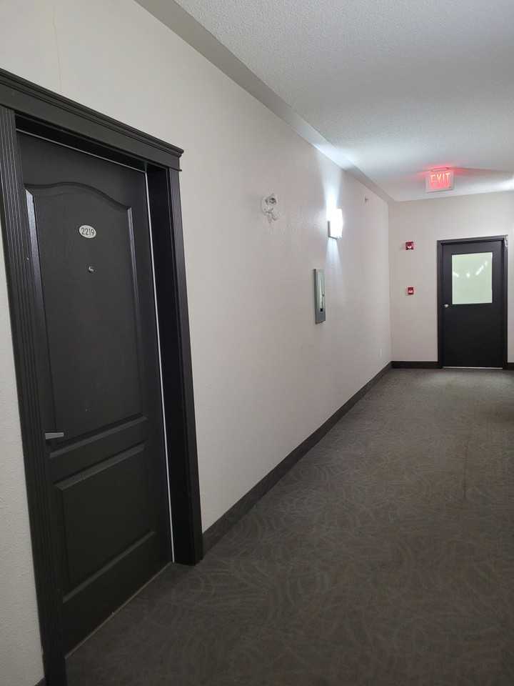 320 Clareview Station Drive - Photo 4 of 20