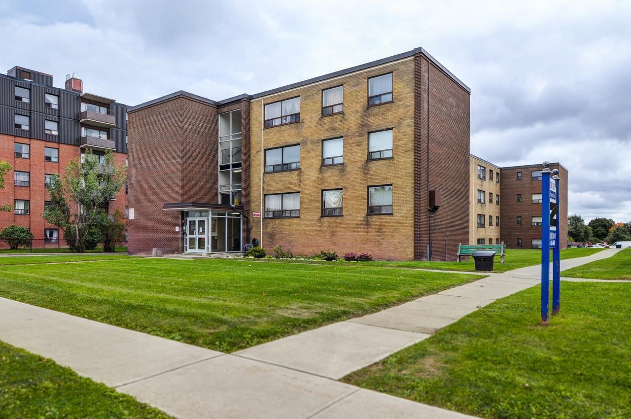 1535 Birchmount Apartments - Photo 5 of 36