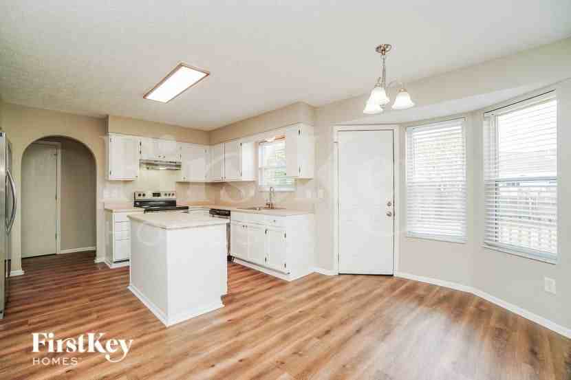 1829 Westbrook Village Dr - Photo 6 of 15