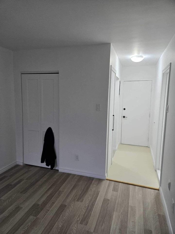 7430 La Jeunesse - Photo 2 of 24