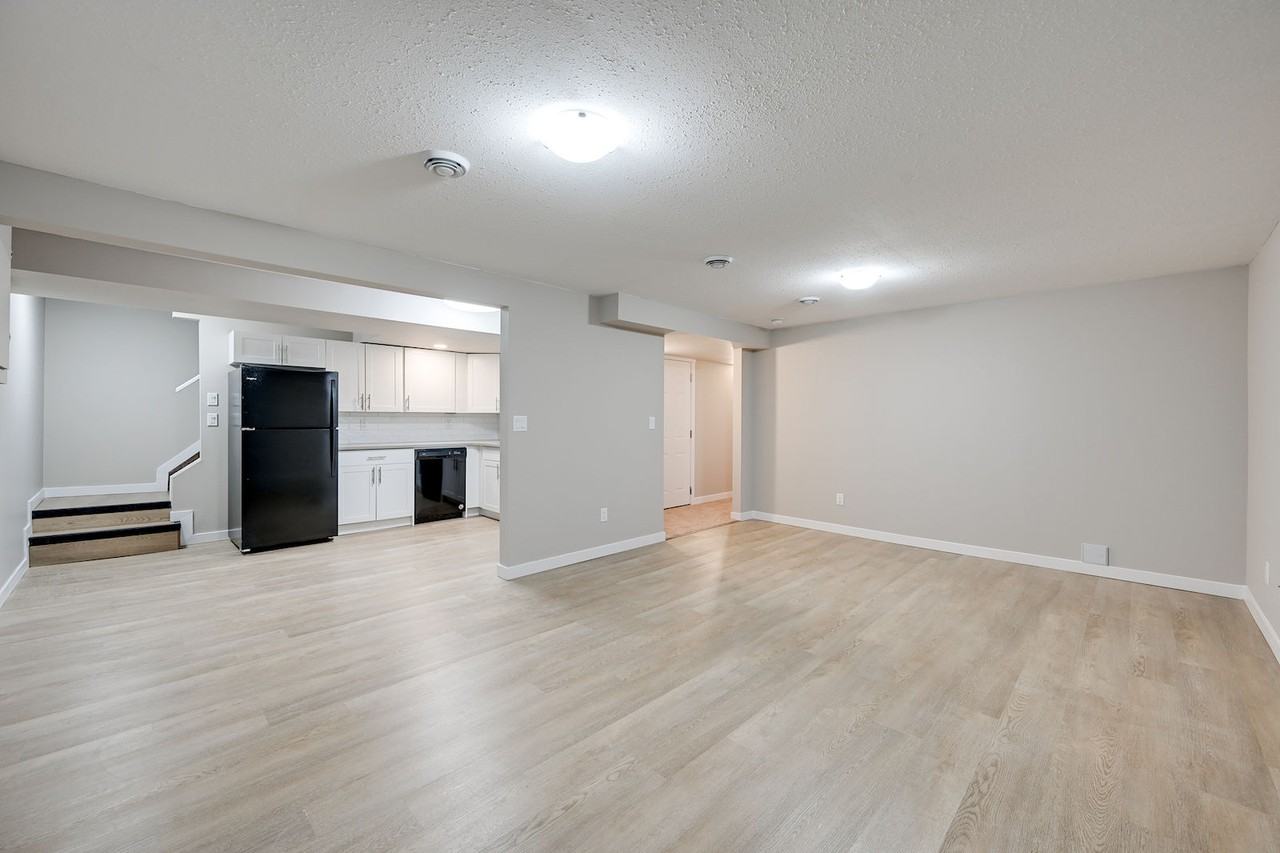 8704 136 Avenue Northwest, Down, Edmonton, Alberta, Canada, T5E 3E6 - Photo 5 of 15