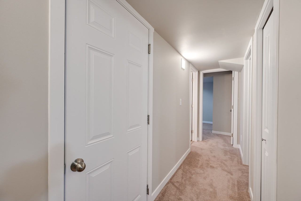 8704 136 Avenue Northwest, Down, Edmonton, Alberta, Canada, T5E 3E6 - Photo 7 of 15