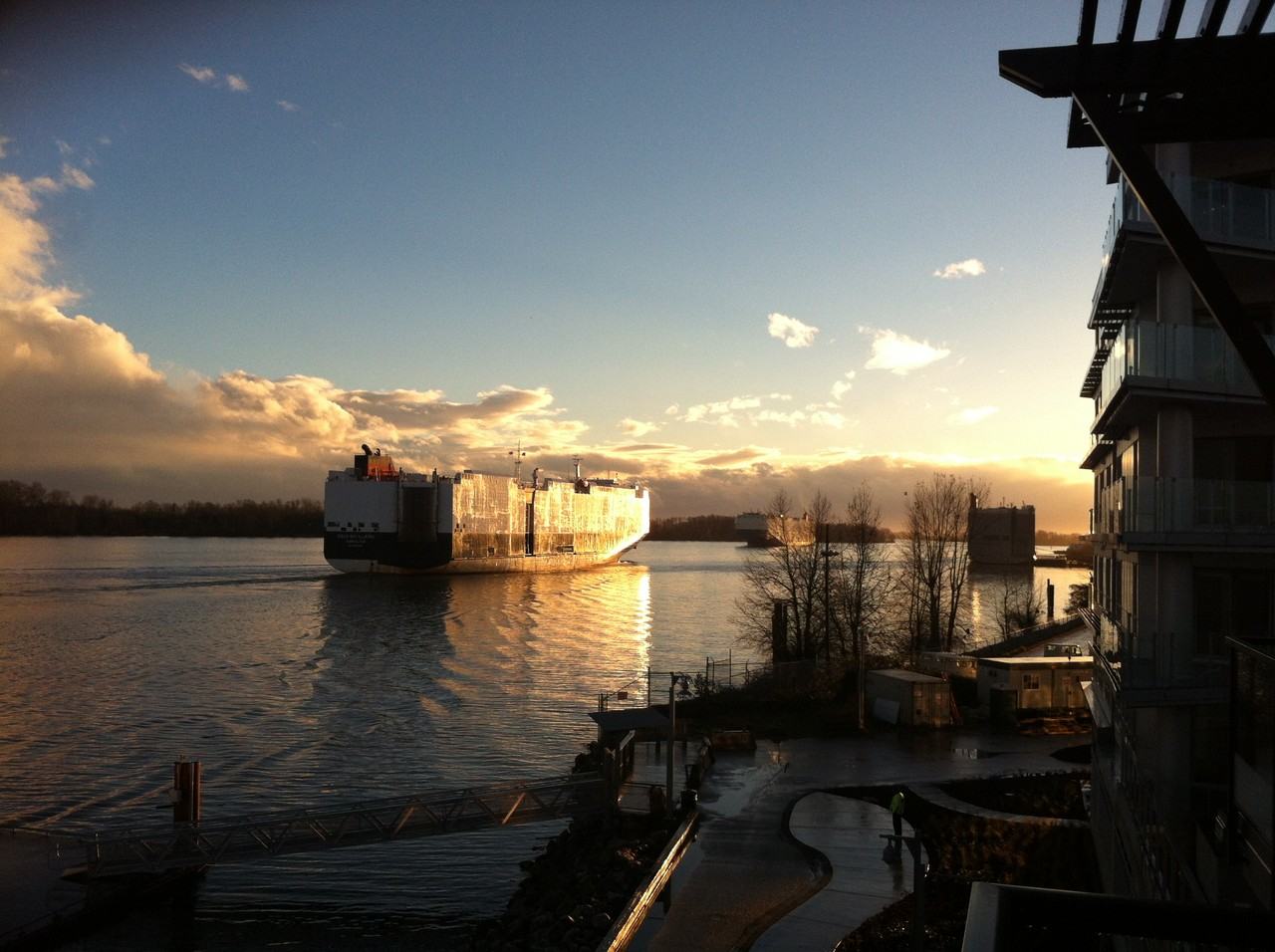 Riverport Flats - R4 - Photo 3 of 25