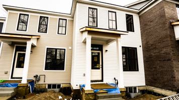 featured image of 4 Shamrock Common