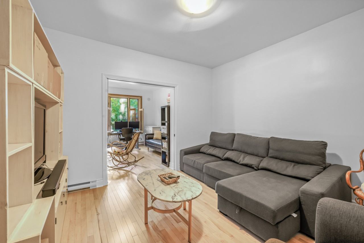 939 av. Rockland - Photo 4 of 25