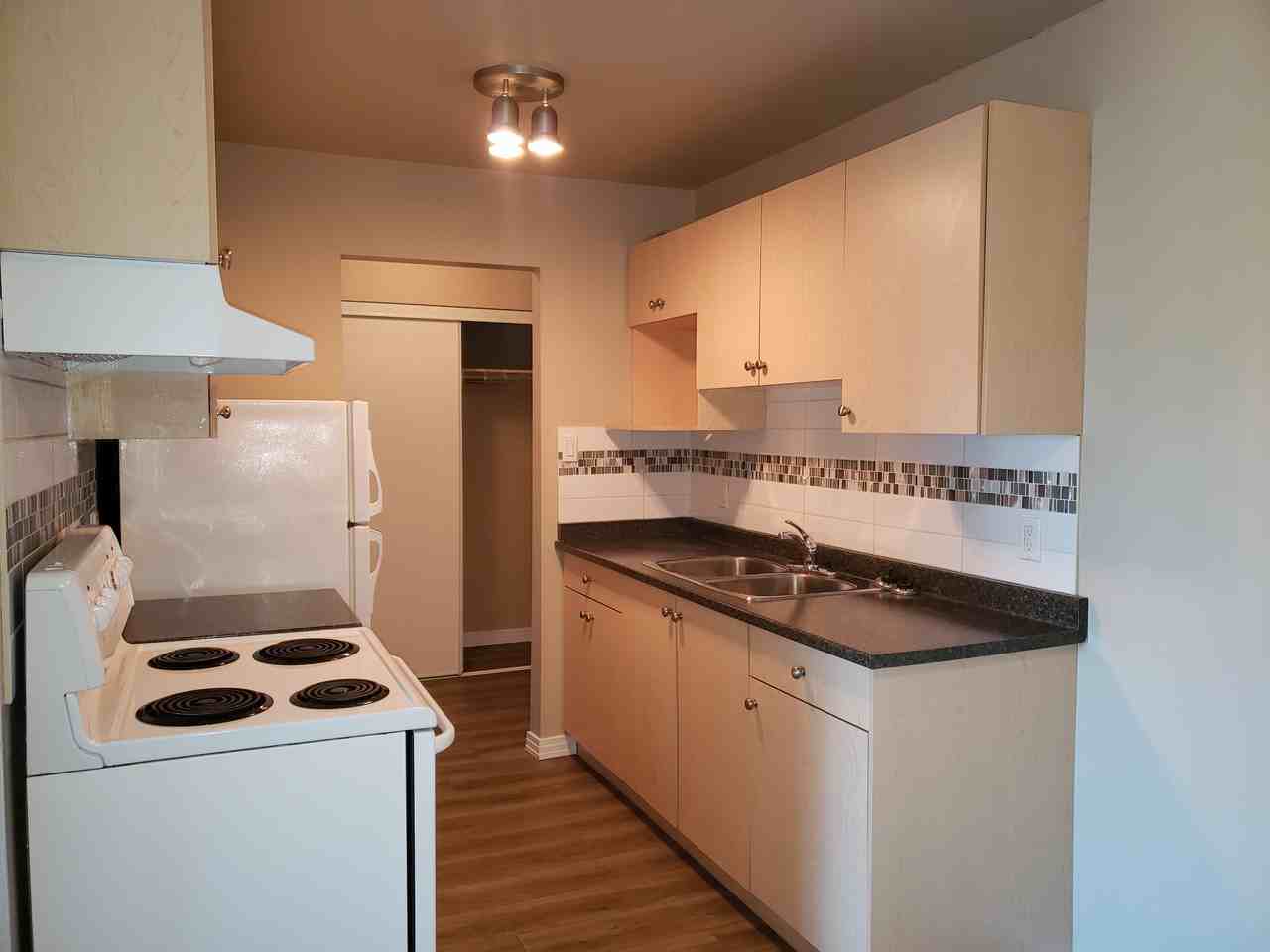 Barton Place - Photo 4 of 13