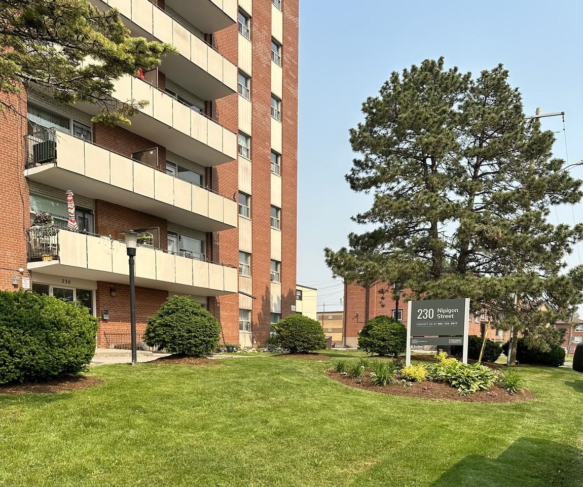 230 Nipigon St. - Photo 2 of 13
