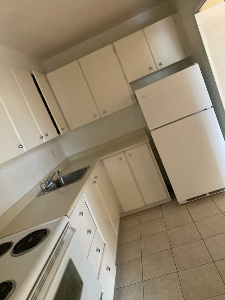 230 Nipigon St. - Photo 3 of 13