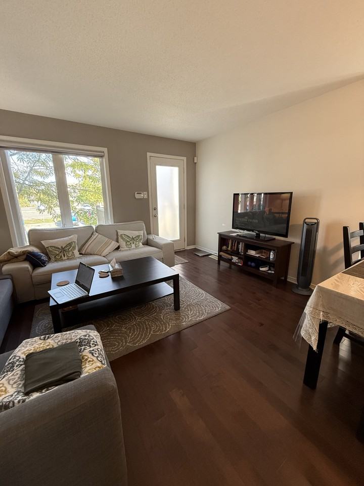 3389 Cambrian - Unit 1 - Photo 2 of 13