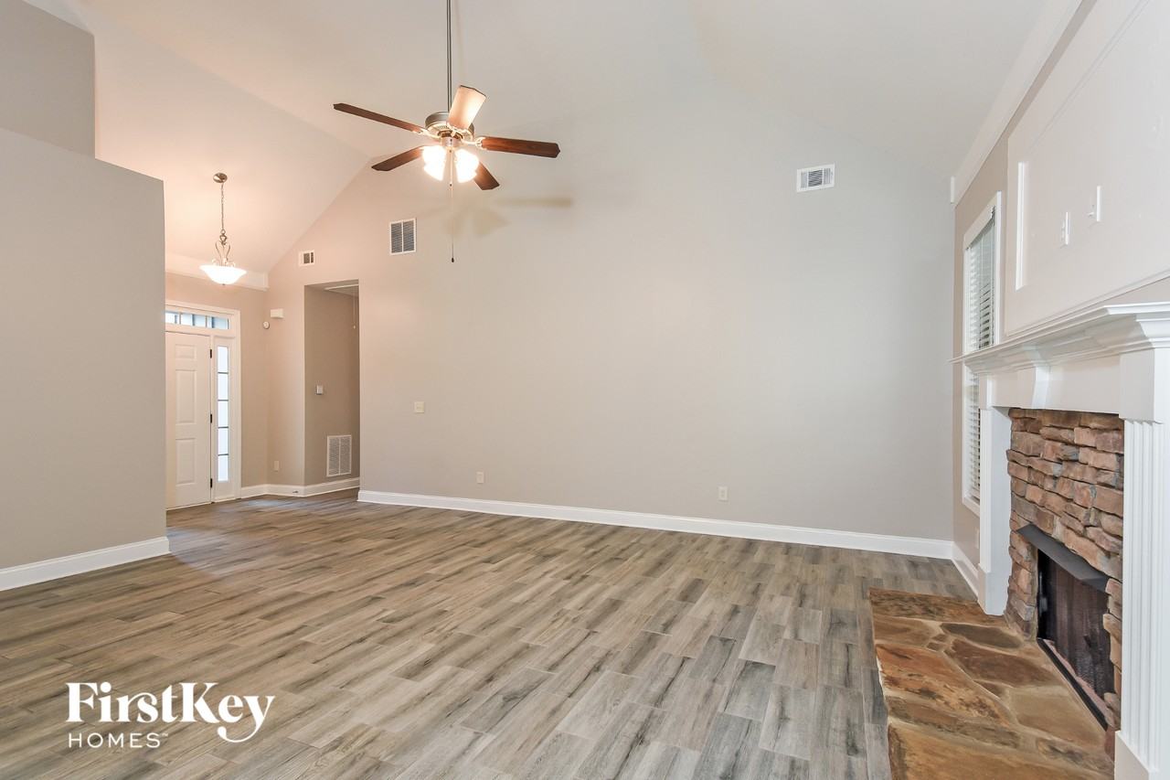 12 Everest Dr Se - Photo 4 of 15