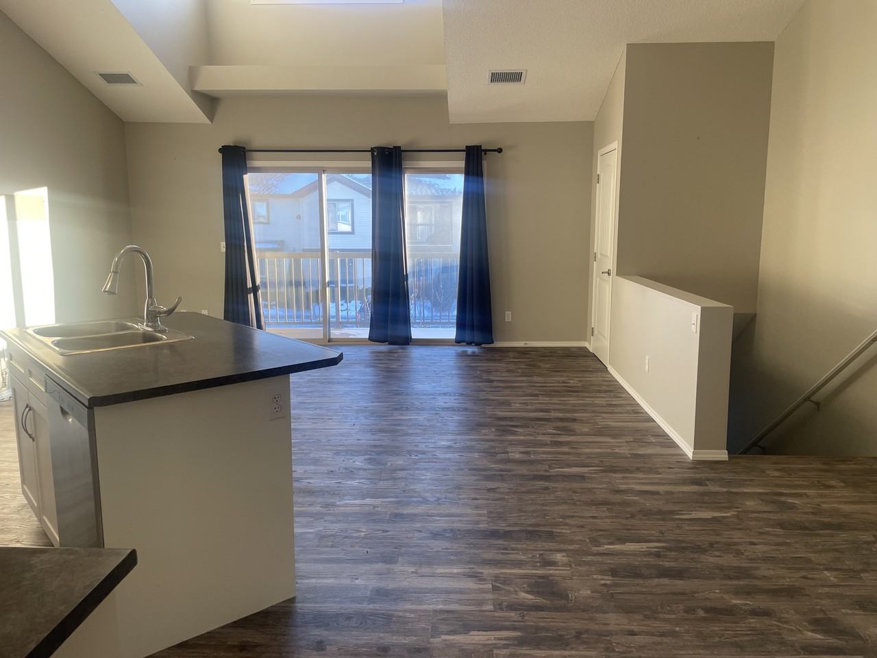 604 62 Street SW - Photo 4 of 11