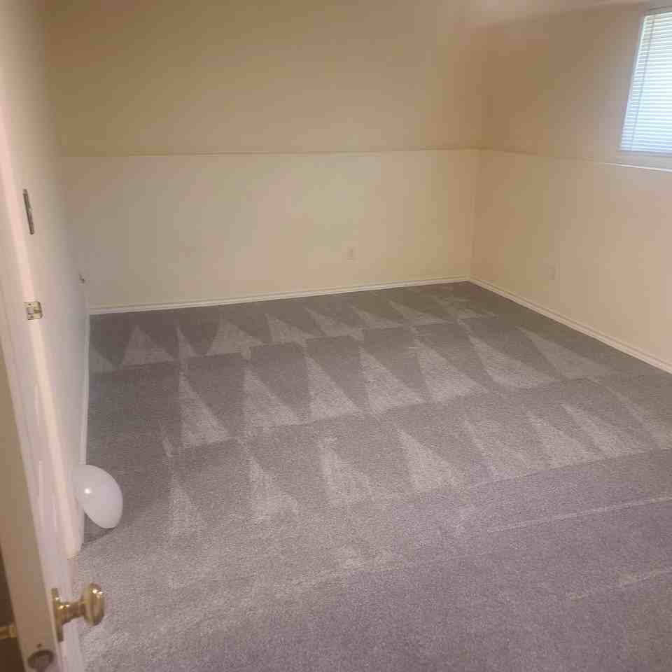 11241 127 Street - Photo 7 of 22