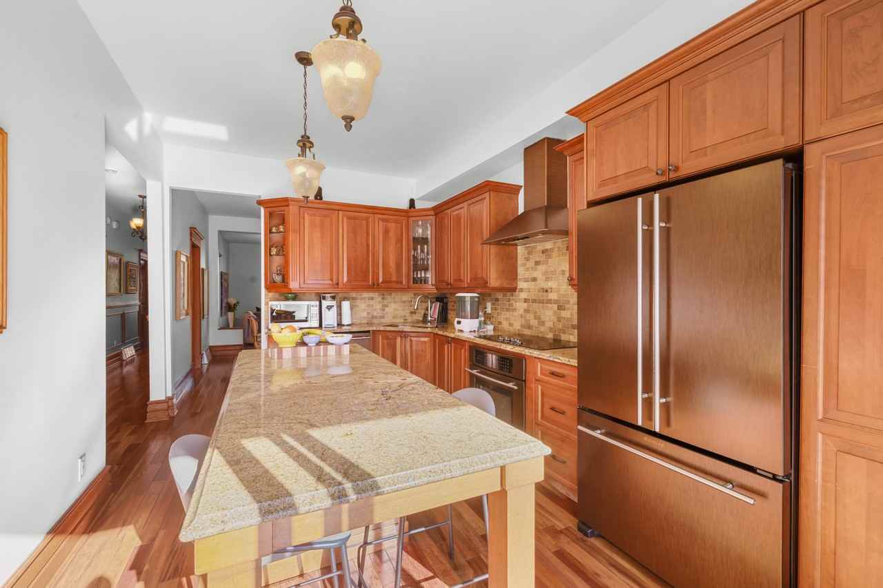 2532 Jeanne d'Arc - Photo 6 of 25