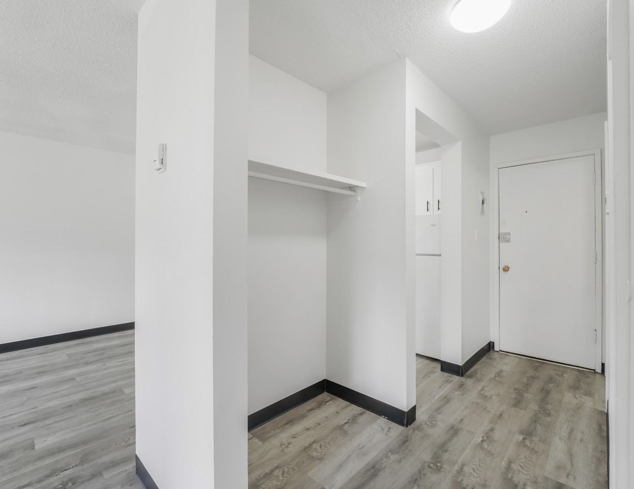 Michelle Manor 9625-156 St - Photo 4 of 20