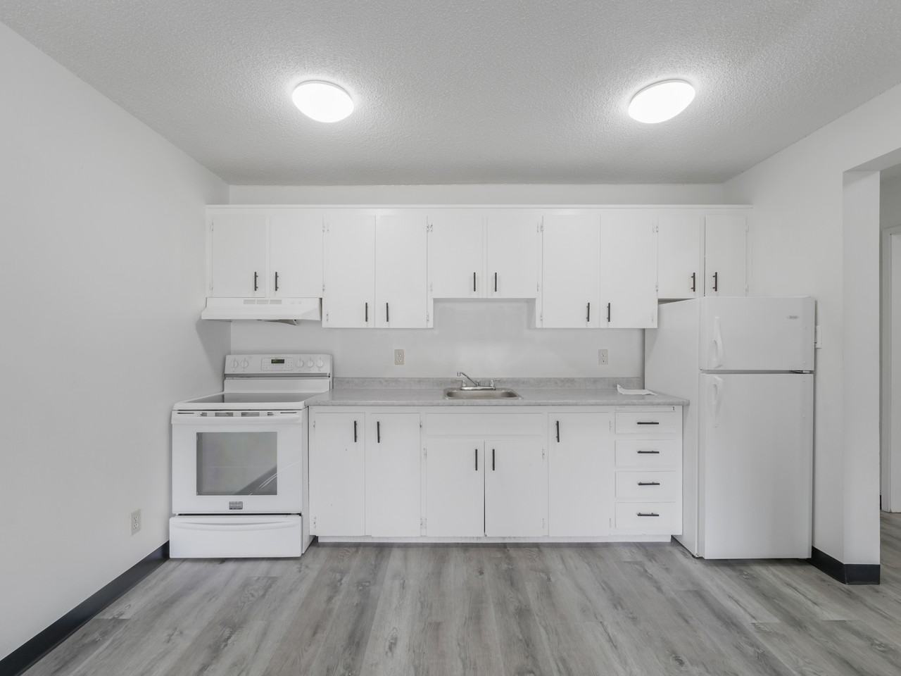 Michelle Manor 9625-156 St - Photo 7 of 20