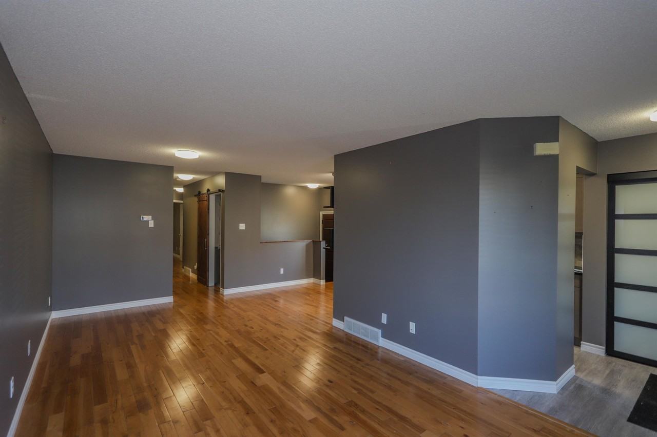 Simpson Cres. 311 - Photo 5 of 31