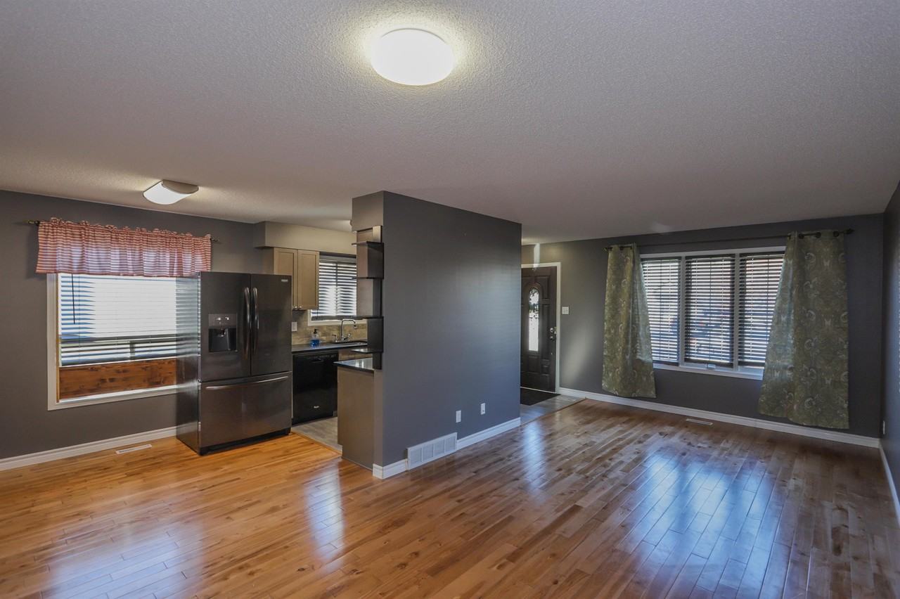 Simpson Cres. 311 - Photo 6 of 31