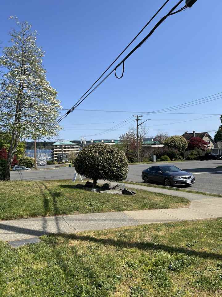 Waters Edge Apartments - Photo 4 of 11