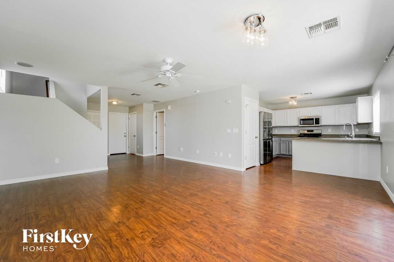 12956 N Steamboat Dr - Photo 3 of 15