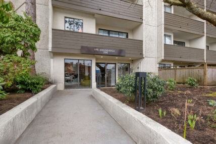 Brunswick Apartments - Photo 3 of 27