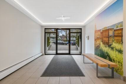 Oxford Manor Apartments - Photo 6 of 10