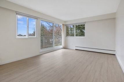 Oxford Manor Apartments - Photo 7 of 10